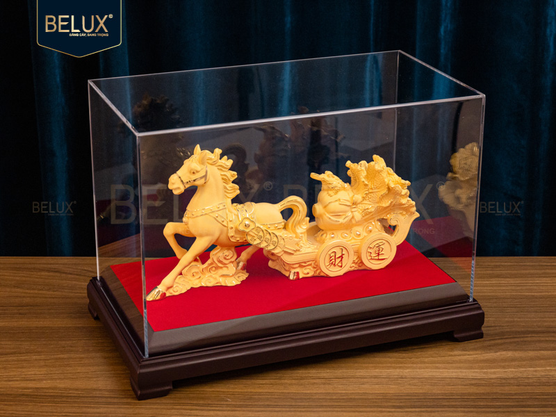 Tượng Ngựa Kéo Củ Cải dát vàng cát&nbsp;30.5x6.3x15cm